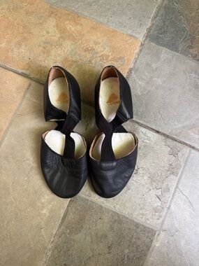 Girls Black Elastic T-Strap Dance Sandals